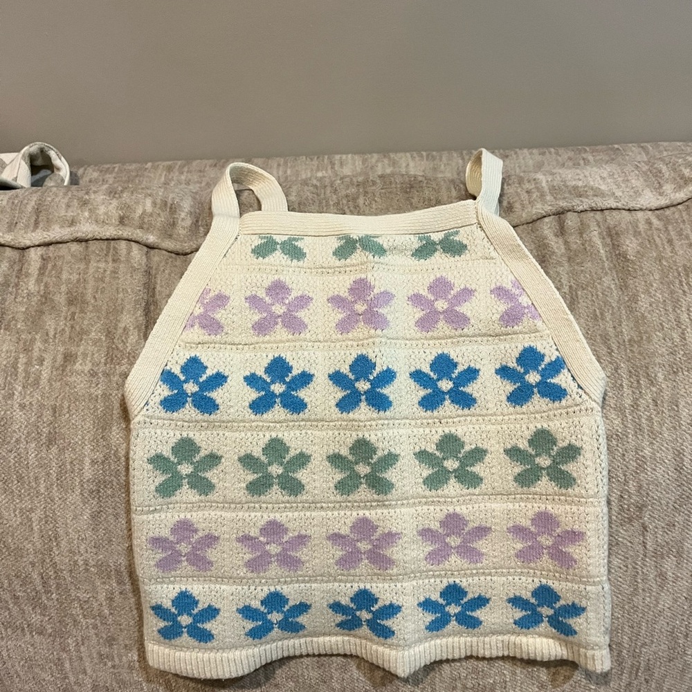 American Eagle Outfitters sweater style Top in Blue and Purple